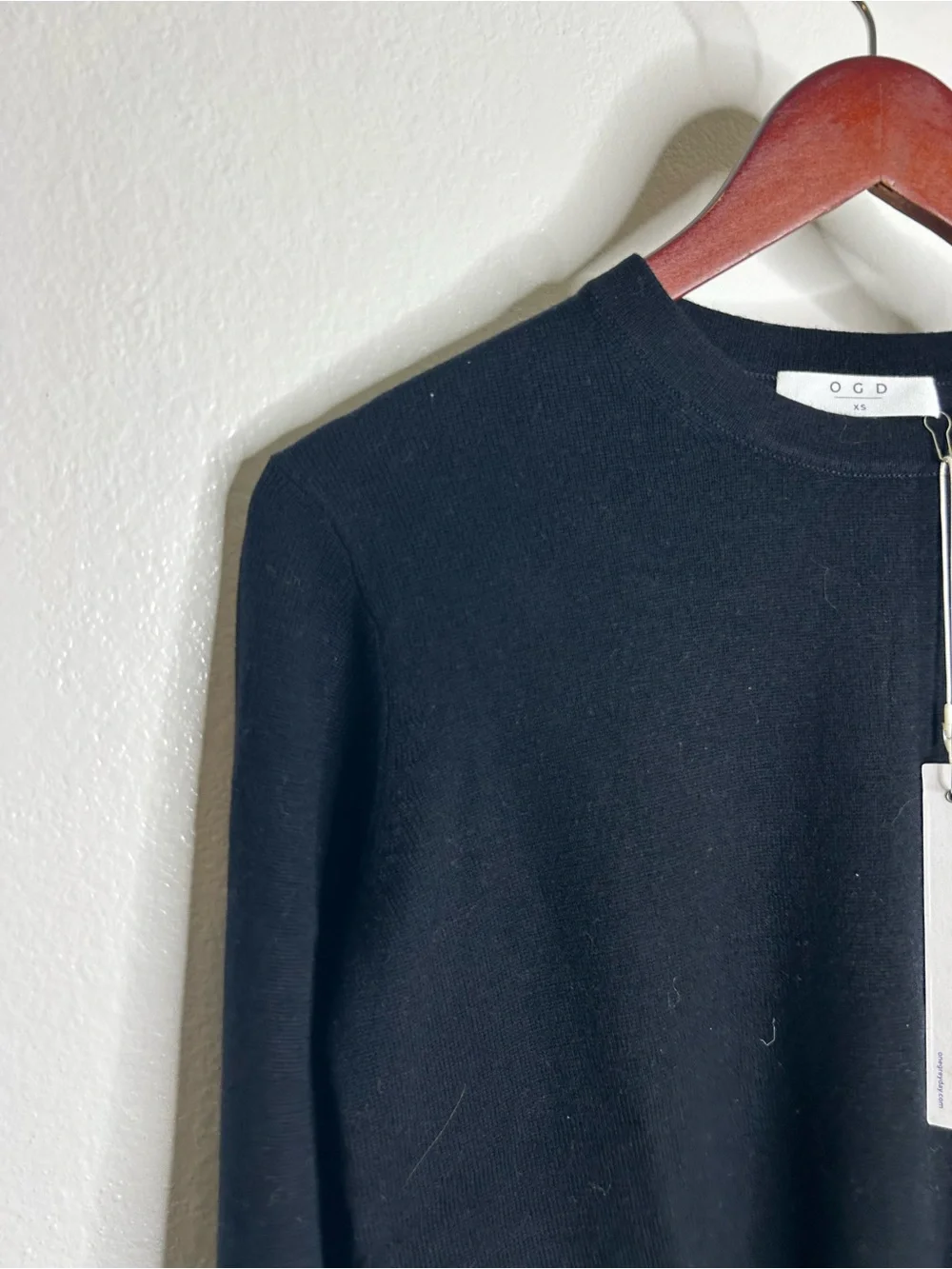 NWT One Grey Day 100% Merino Wool Fine Knit Black Crew Neck Pullover Sweater